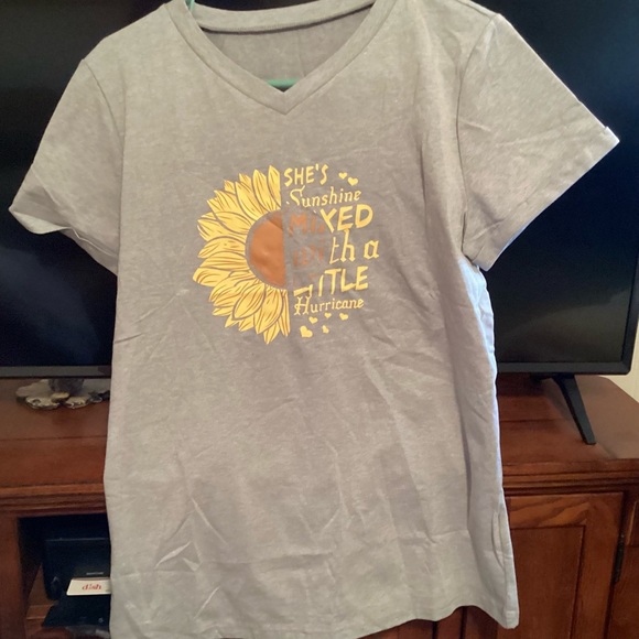 Tops - Fun summer tee. Cute cuff on sleeve.